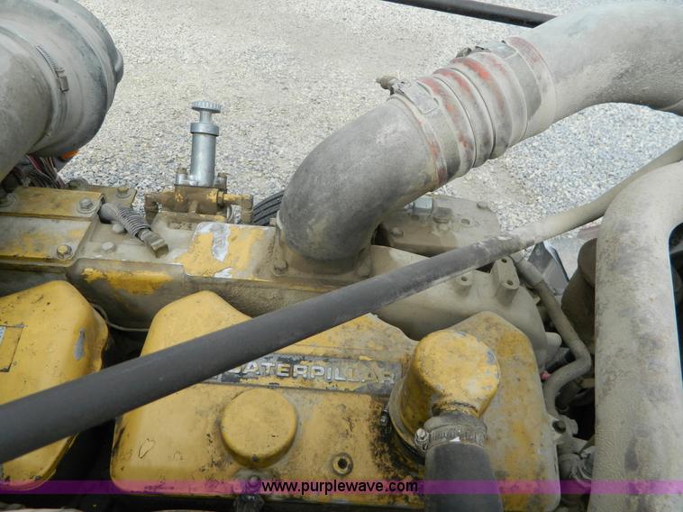 image for item G7557 1991 Peterbilt 379 Glider Kit semi truck