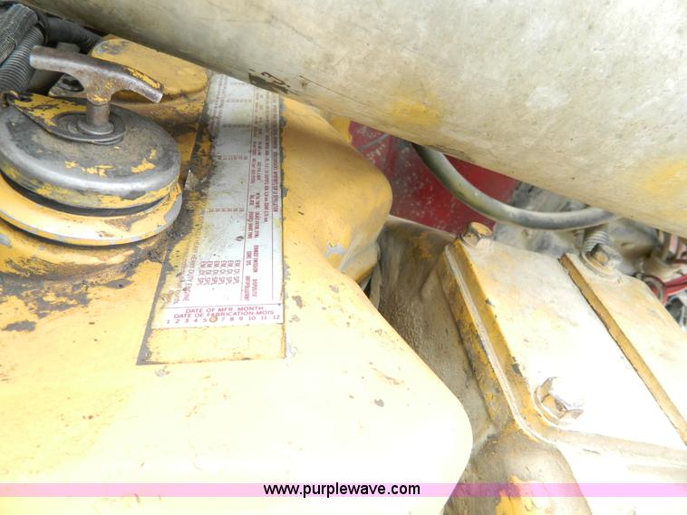 image for item G7557 1991 Peterbilt 379 Glider Kit semi truck