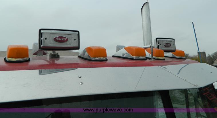 image for item G7557 1991 Peterbilt 379 Glider Kit semi truck