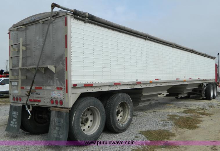 image for item G7558 1993 Wilson Pace Setter grain trailer