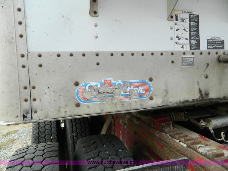 image for item G7558 1993 Wilson Pace Setter grain trailer