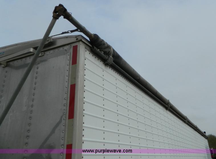 image for item G7558 1993 Wilson Pace Setter grain trailer