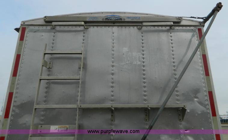 image for item G7558 1993 Wilson Pace Setter grain trailer