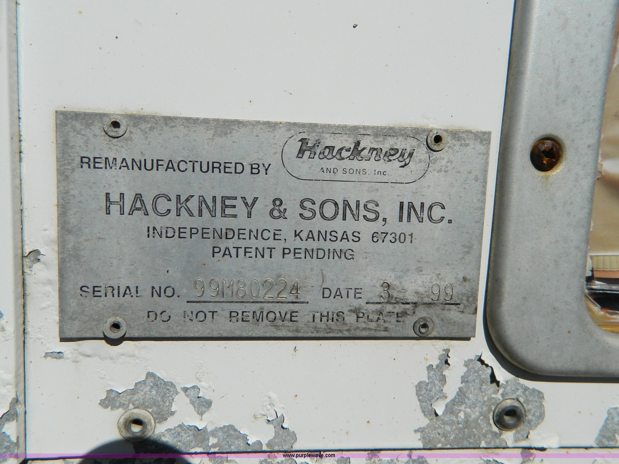 1995 Hackney & Sons beverage trailer in Salina, KS Item G7546 sold Purple Wave