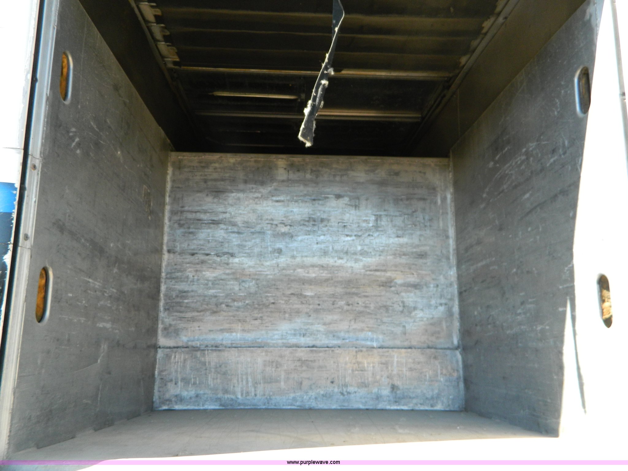 1995 Hackney & Sons beverage trailer in Salina, KS Item G7546 sold Purple Wave