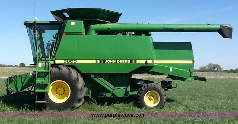 image for item B1499 1994 John Deere 9600 combine