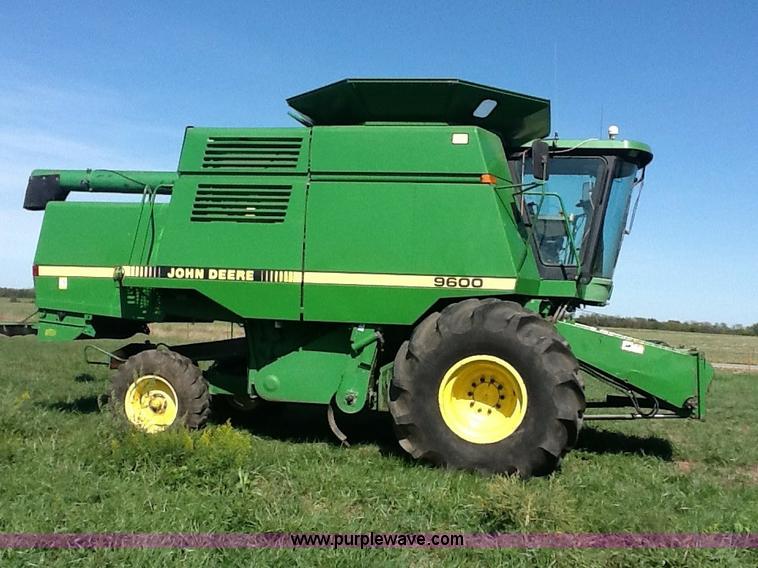 image for item B1499 1994 John Deere 9600 combine
