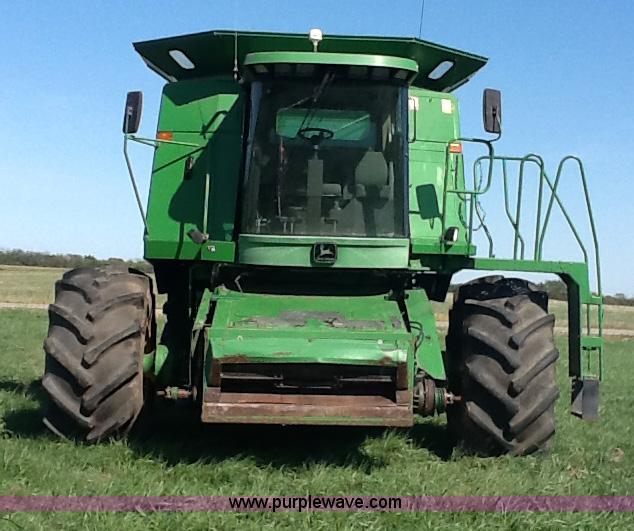 image for item B1499 1994 John Deere 9600 combine