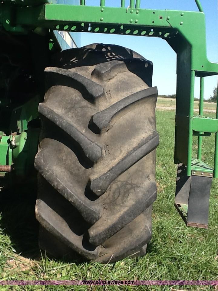 image for item B1499 1994 John Deere 9600 combine