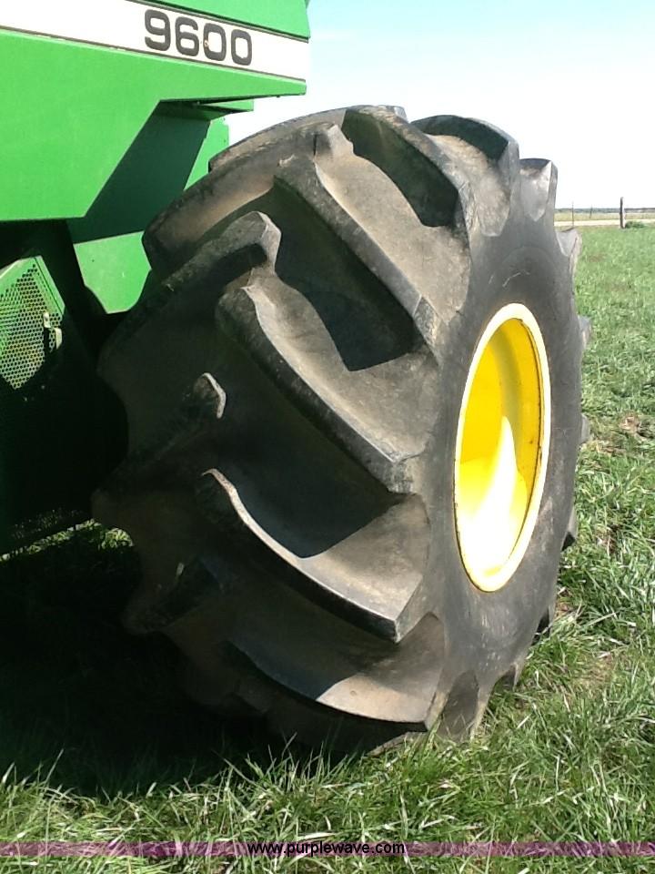 image for item B1499 1994 John Deere 9600 combine