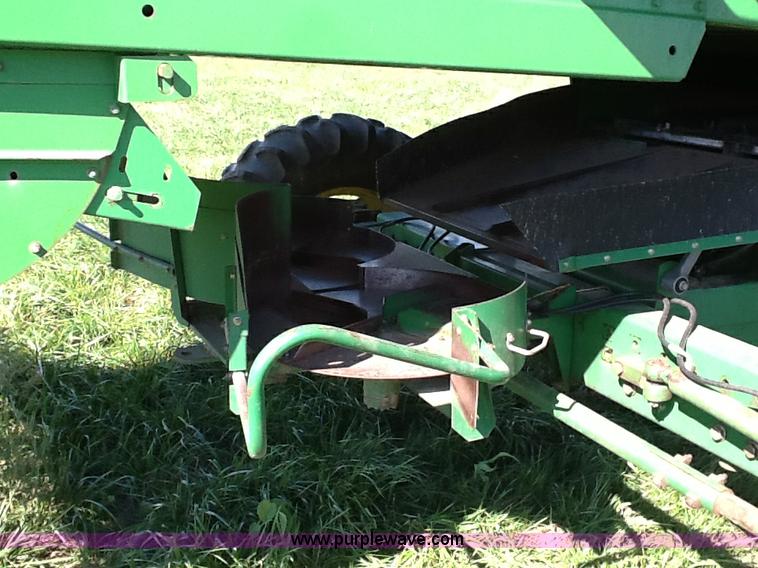 image for item B1499 1994 John Deere 9600 combine