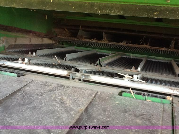 image for item B1499 1994 John Deere 9600 combine