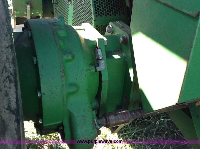image for item B1499 1994 John Deere 9600 combine