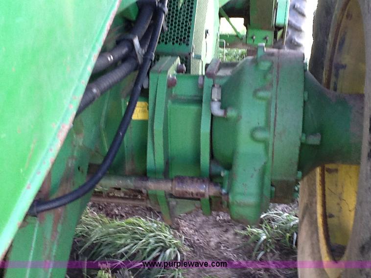 image for item B1499 1994 John Deere 9600 combine