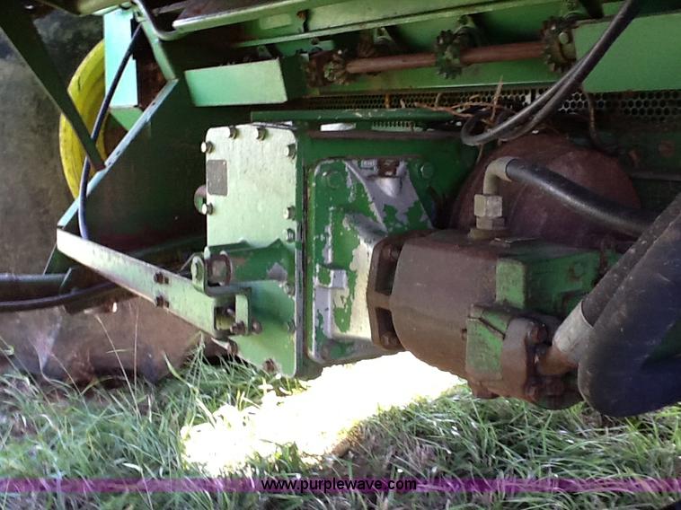 image for item B1499 1994 John Deere 9600 combine