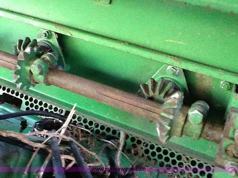 image for item B1499 1994 John Deere 9600 combine