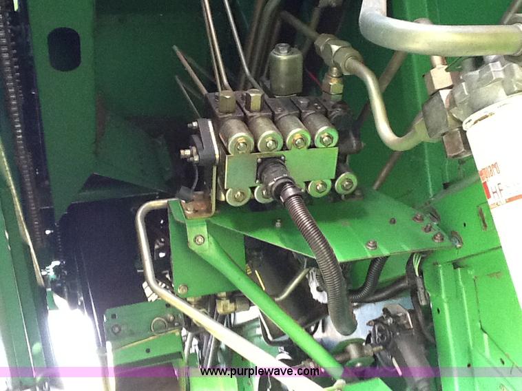 image for item B1499 1994 John Deere 9600 combine