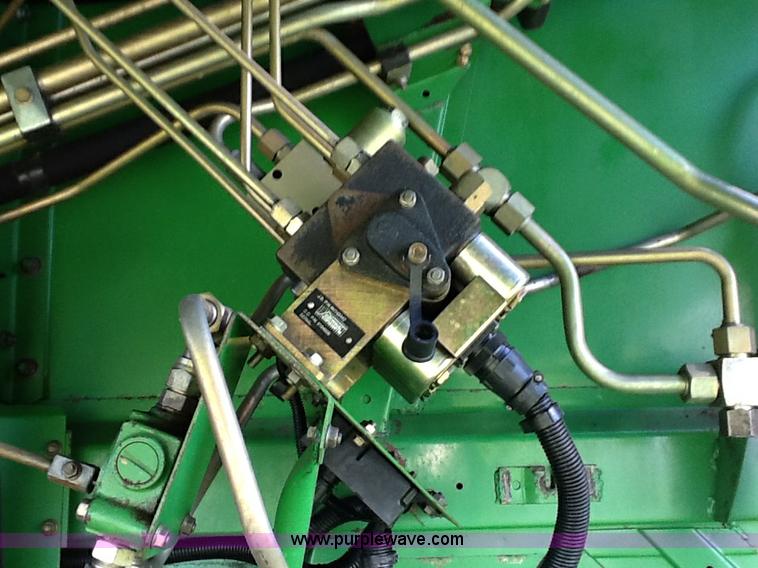 image for item B1499 1994 John Deere 9600 combine