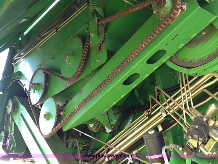 image for item B1499 1994 John Deere 9600 combine