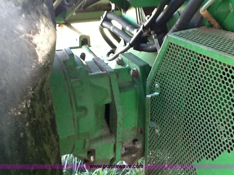 image for item B1499 1994 John Deere 9600 combine