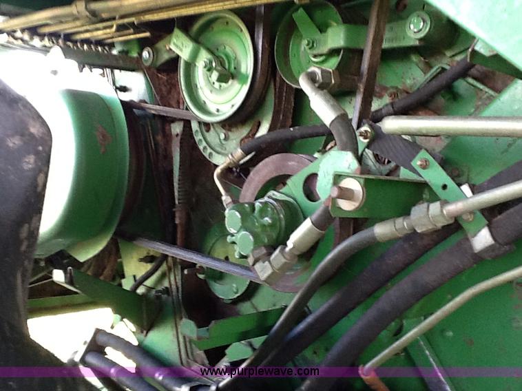 image for item B1499 1994 John Deere 9600 combine