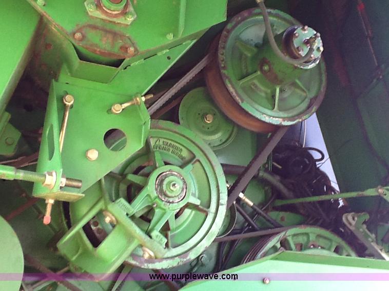 image for item B1499 1994 John Deere 9600 combine