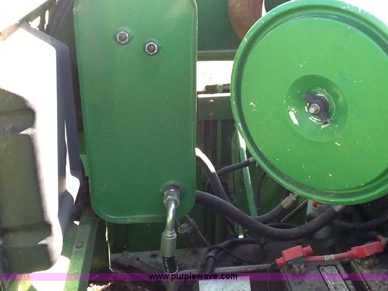 image for item B1499 1994 John Deere 9600 combine