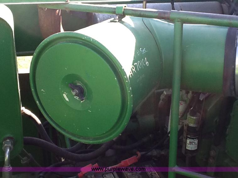 image for item B1499 1994 John Deere 9600 combine