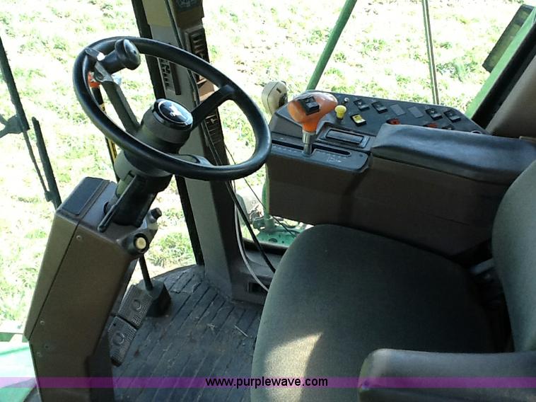 image for item B1499 1994 John Deere 9600 combine