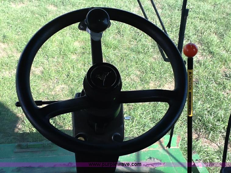 image for item B1499 1994 John Deere 9600 combine