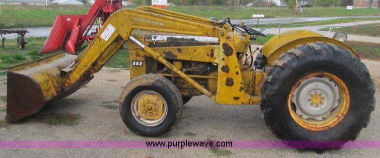 image for item B2928 1959 Massey-Ferguson 202 Industrial Work Bull tractor