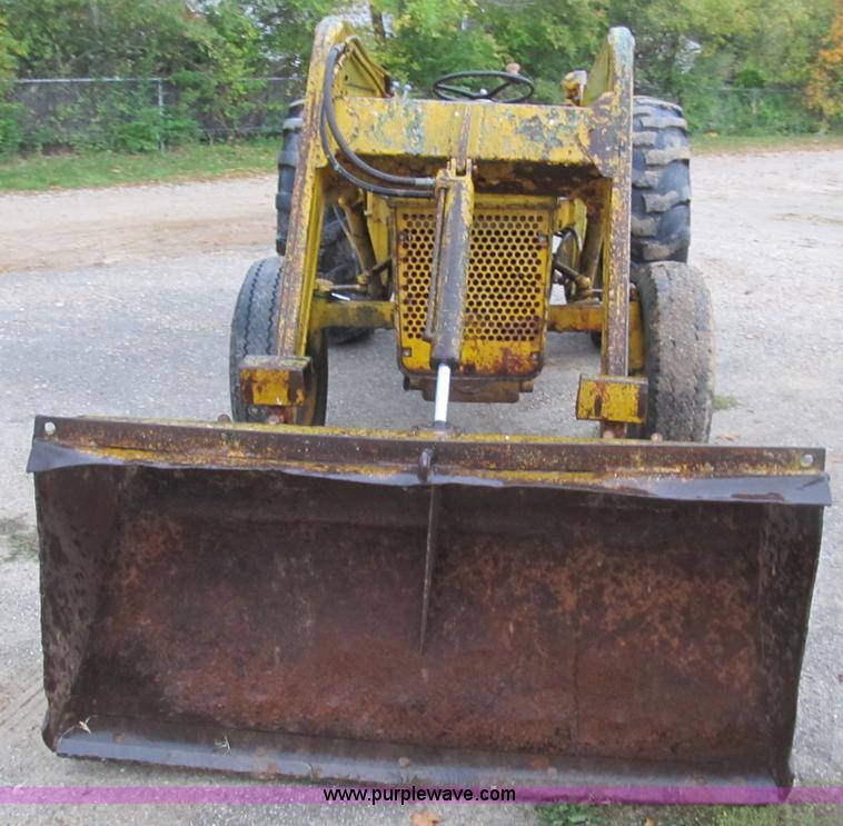 image for item B2928 1959 Massey-Ferguson 202 Industrial Work Bull tractor
