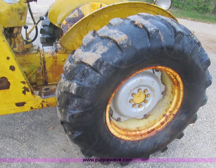 image for item B2928 1959 Massey-Ferguson 202 Industrial Work Bull tractor