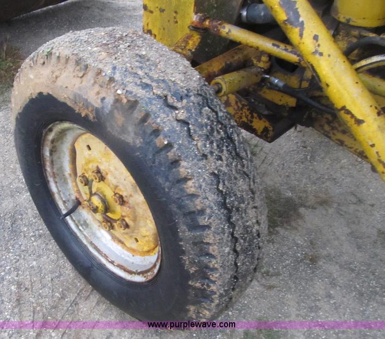 image for item B2928 1959 Massey-Ferguson 202 Industrial Work Bull tractor