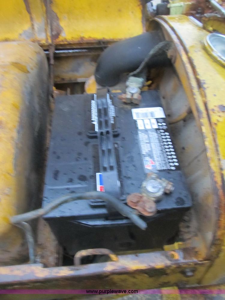 image for item B2928 1959 Massey-Ferguson 202 Industrial Work Bull tractor