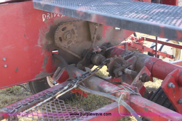 image for item B7412 International 400 Cyclo planter
