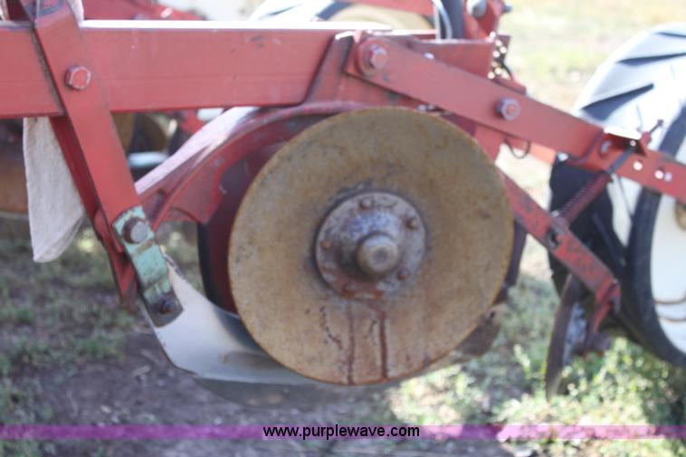 image for item B7412 International 400 Cyclo planter