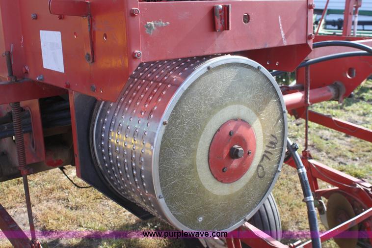 image for item B7412 International 400 Cyclo planter