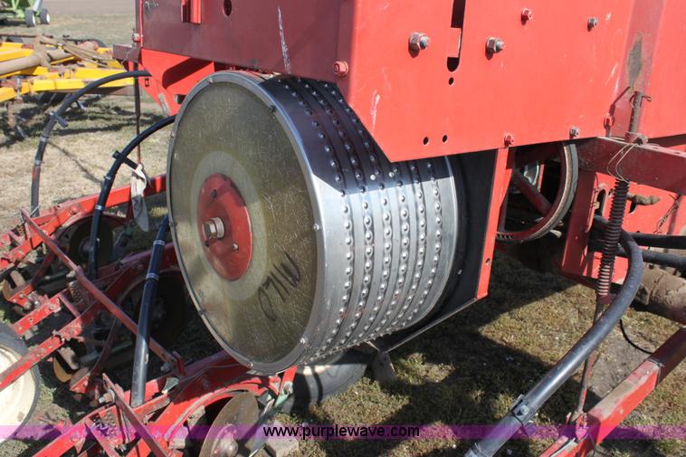 image for item B7412 International 400 Cyclo planter