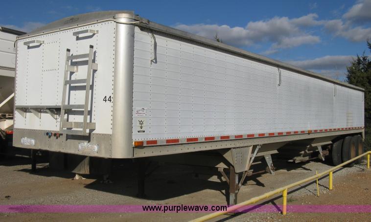 image for item B8271 1994 Wilson DWH-400 hopper bottom aluminum trailer