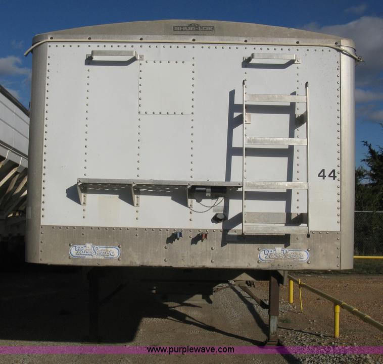 image for item B8271 1994 Wilson DWH-400 hopper bottom aluminum trailer