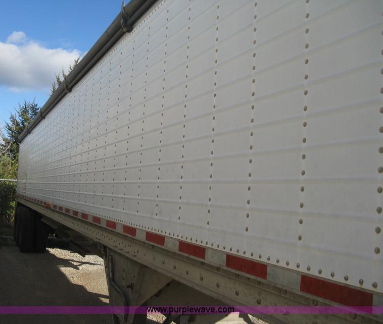 image for item B8271 1994 Wilson DWH-400 hopper bottom aluminum trailer