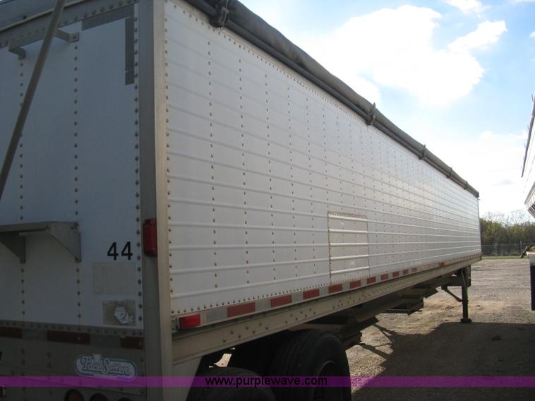 image for item B8271 1994 Wilson DWH-400 hopper bottom aluminum trailer