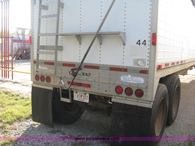 image for item B8271 1994 Wilson DWH-400 hopper bottom aluminum trailer