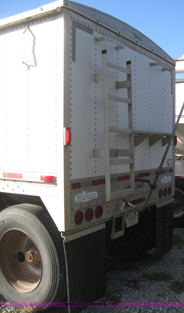 image for item B8271 1994 Wilson DWH-400 hopper bottom aluminum trailer