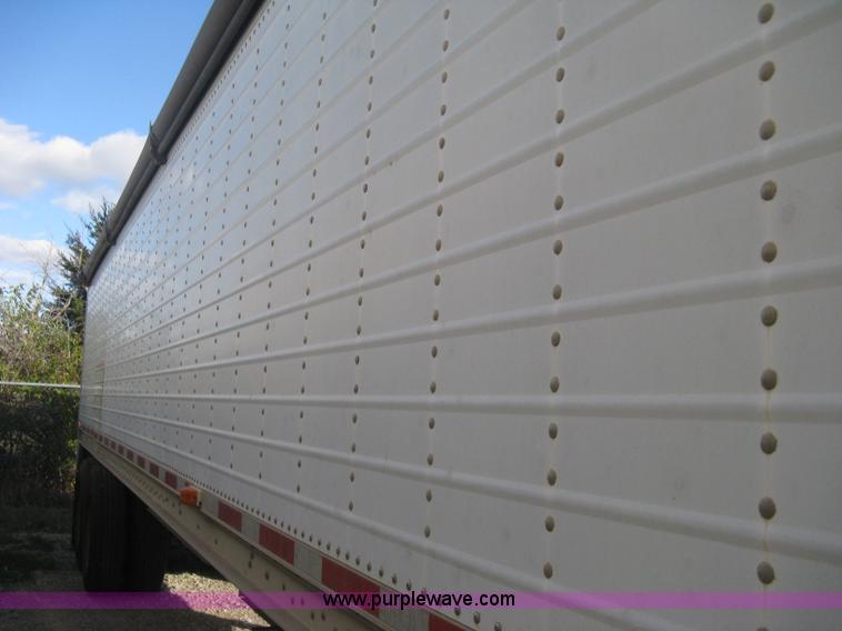 image for item B8271 1994 Wilson DWH-400 hopper bottom aluminum trailer