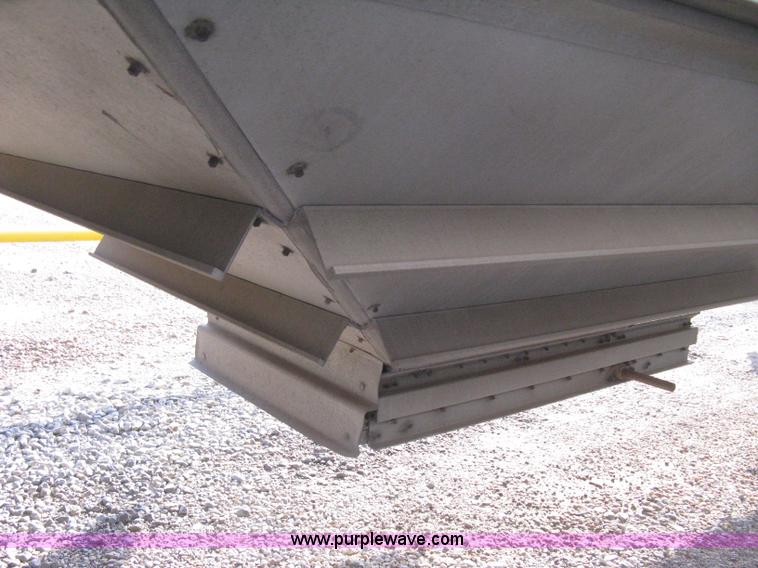 image for item B8271 1994 Wilson DWH-400 hopper bottom aluminum trailer