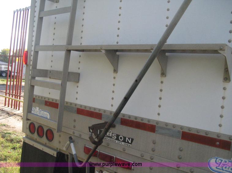 image for item B8271 1994 Wilson DWH-400 hopper bottom aluminum trailer