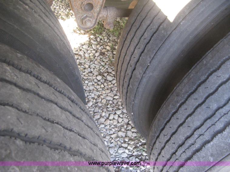 image for item B8271 1994 Wilson DWH-400 hopper bottom aluminum trailer