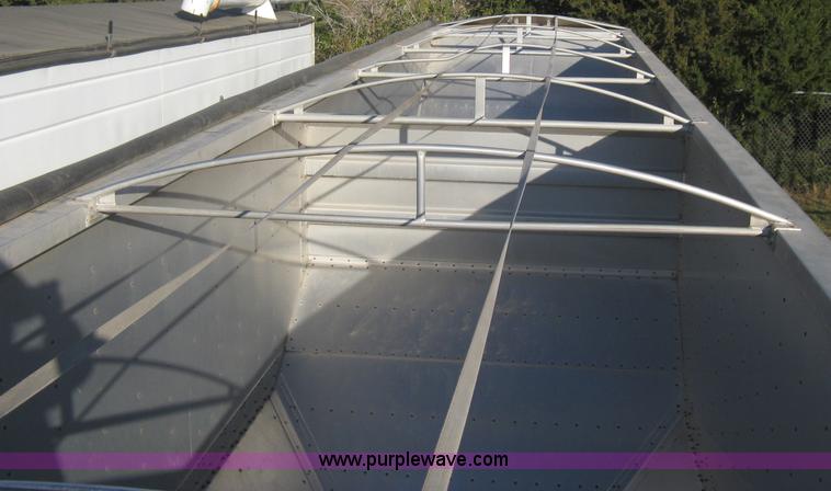 image for item B8271 1994 Wilson DWH-400 hopper bottom aluminum trailer